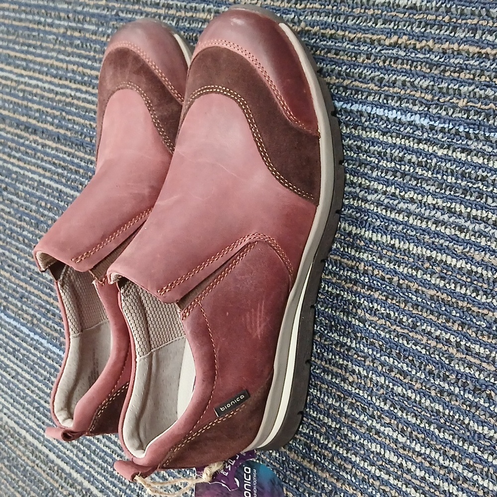 NEW Bionica Talma Burgundy Leather Slip-On Size 7.5 - Picture 3 of 9
